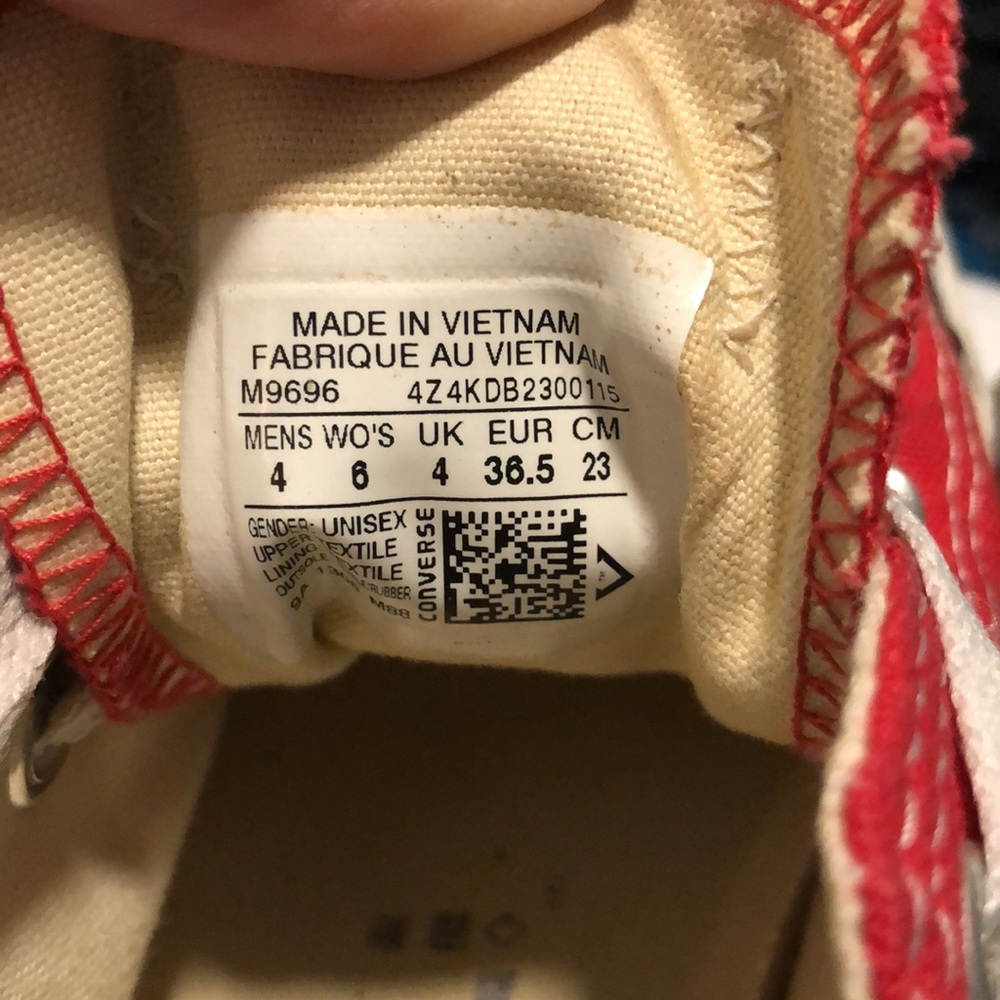 Red Converse - Picture 7 of 8